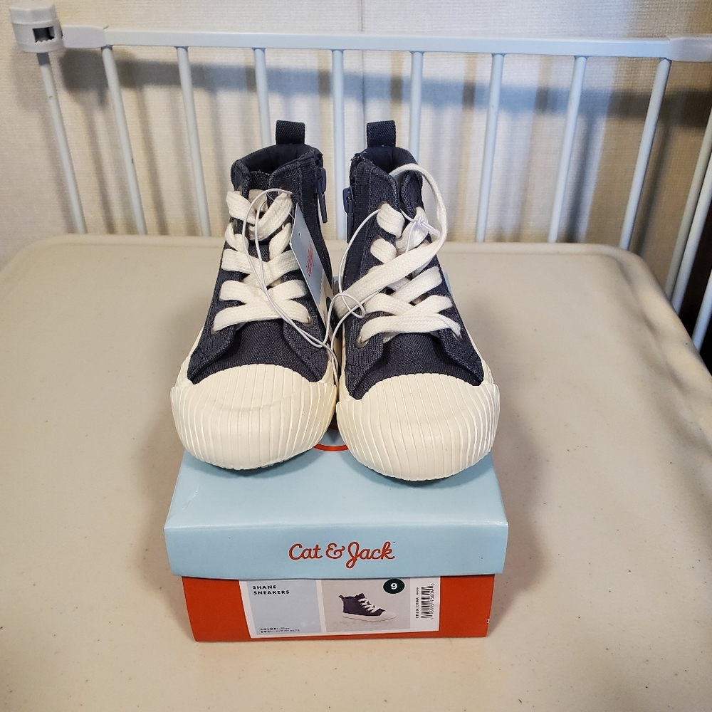 Cat & Jack Shane Sneakers.‎ Toddler shoes size 9, blue and white.